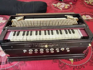 প্যারিস রিড ৩ লাইন স্কেল চেঞ্জার হারমোনিয়াম