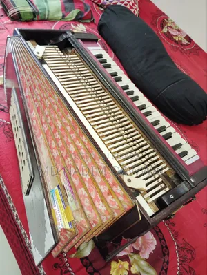 Paris Reed 3 Line Scale Changer Harmonium