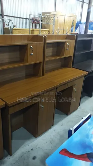 স্টাডি টেবিল