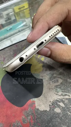 অ্যাপল আইফোন ৬এস ৬৪ জিবি রোজ গোল্ড