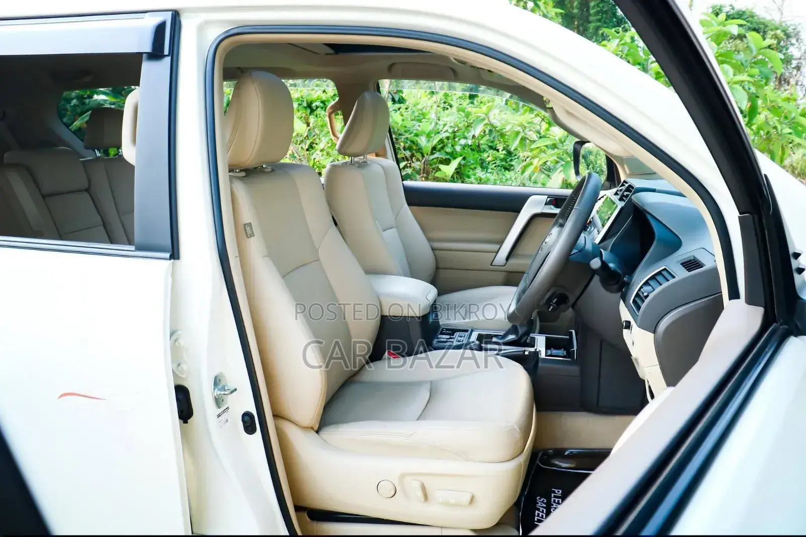 Toyota Land Cruiser Prado 2.7 2023 পার্ল