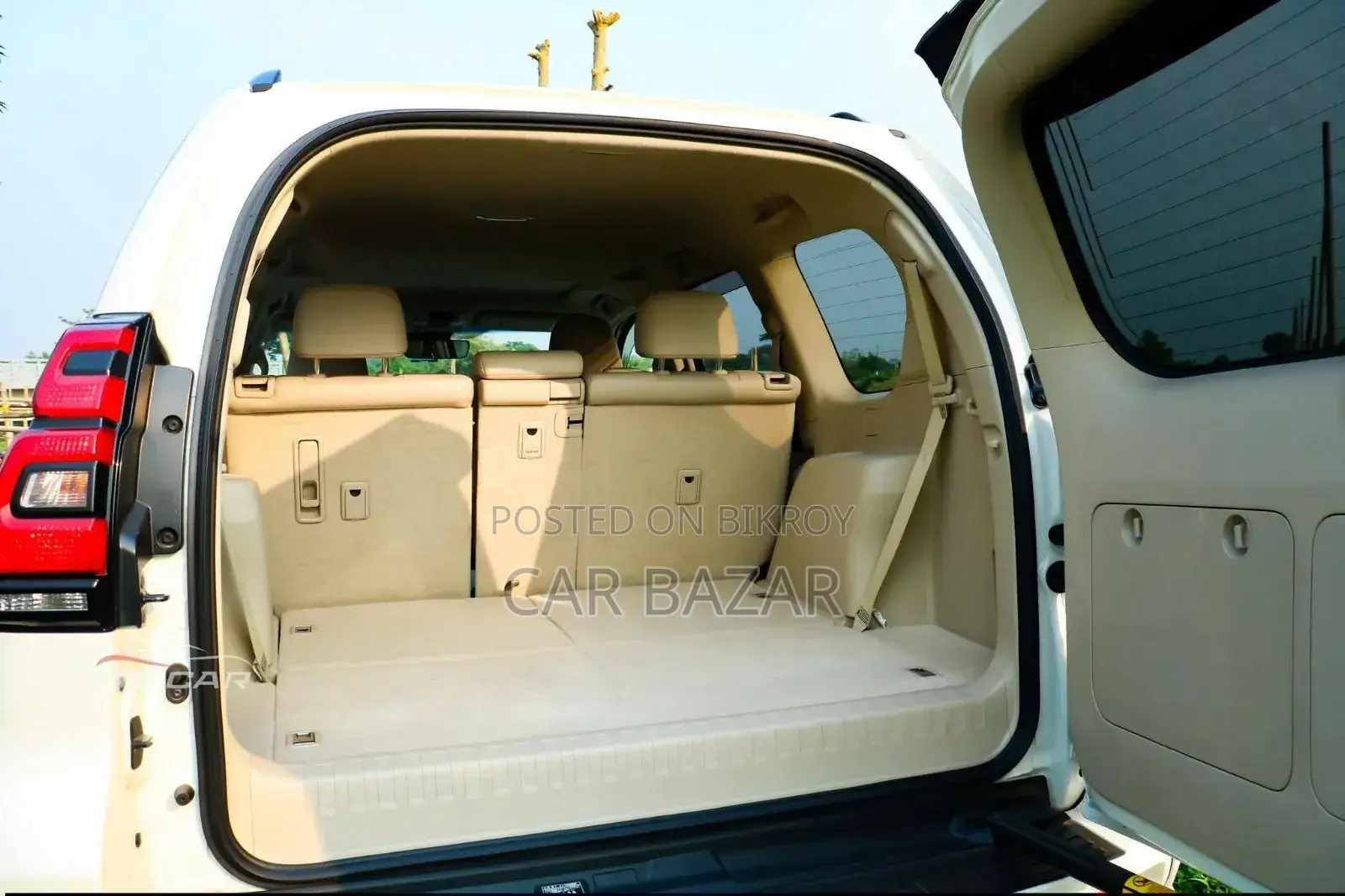 Toyota Land Cruiser Prado 2.7 2023 পার্ল