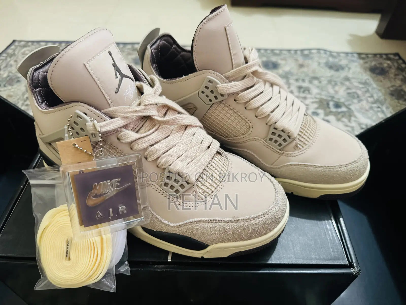 Air Jordan 4