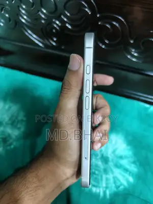 Apple iPhone 16 128 GB White