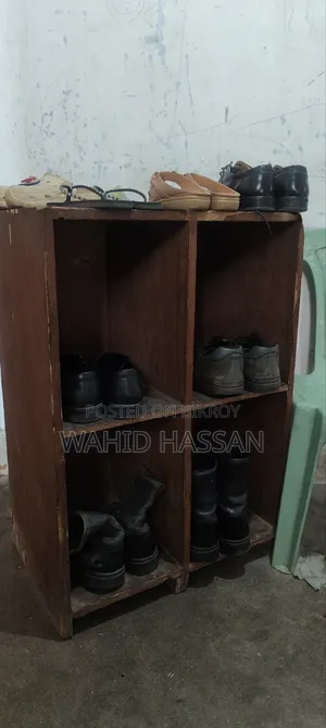 High-Quality Wooden Shoe Rack