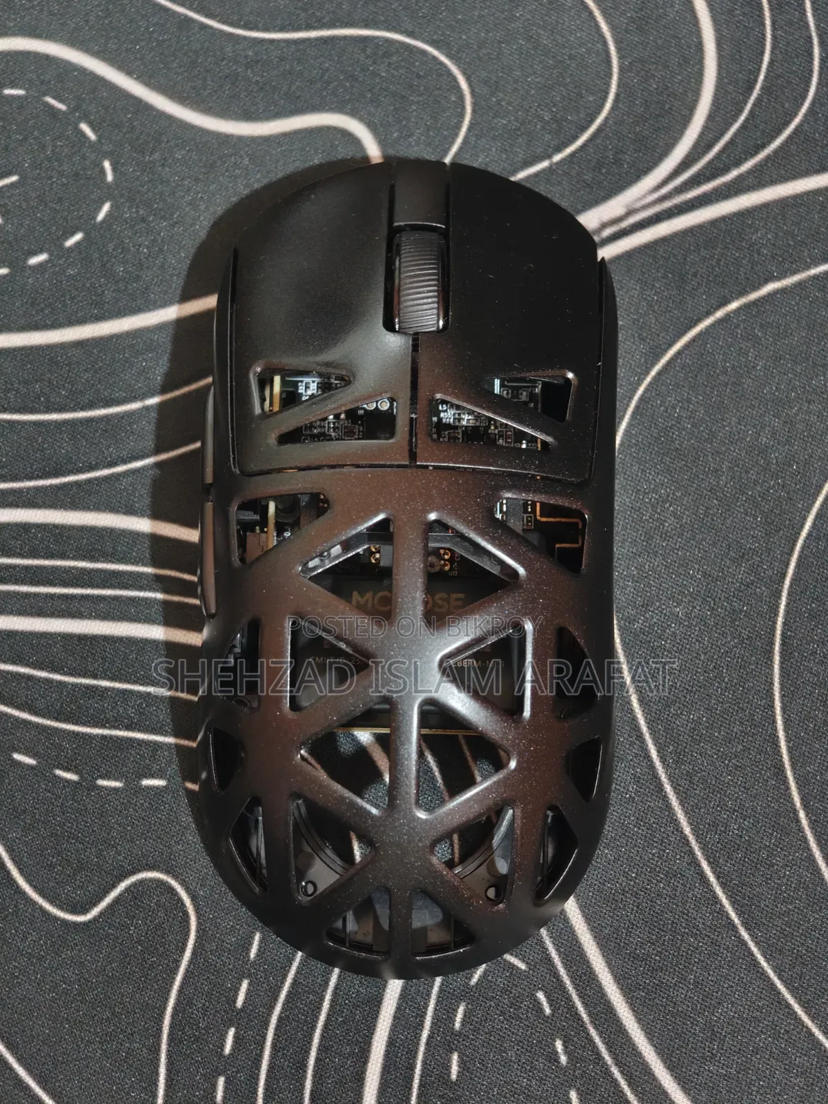 Selling MCHOSE A7X Ultra Gaming Mouse.