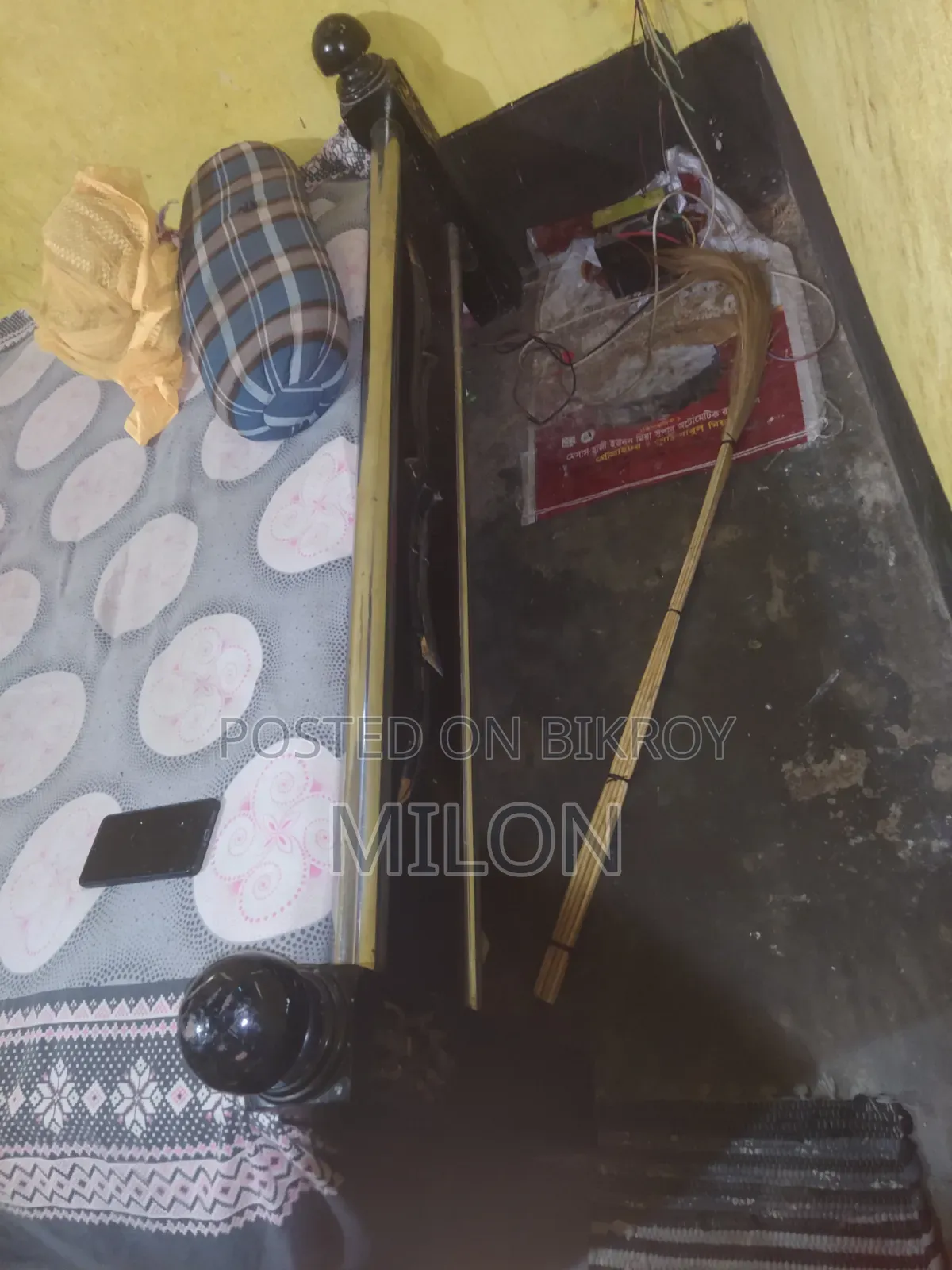 খাট বিক্রি হবে