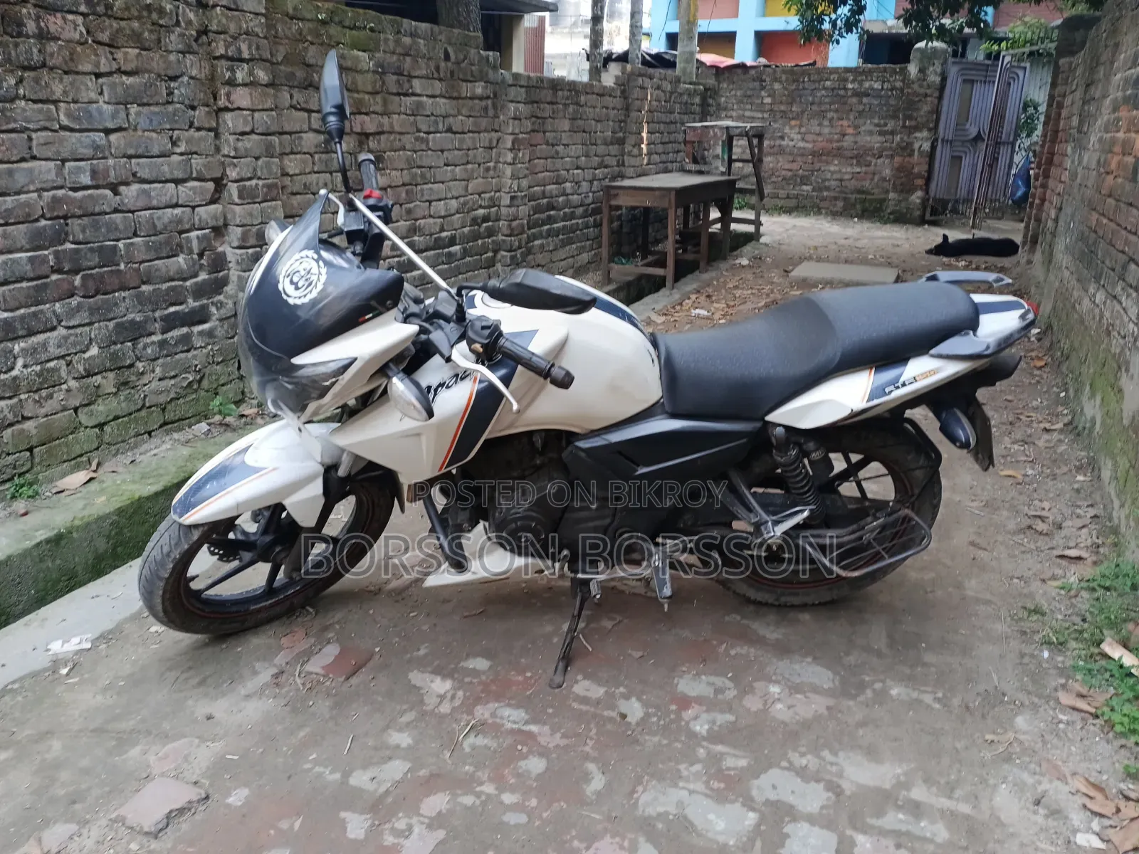 TVS Apache RTR 160 2V 2022 White