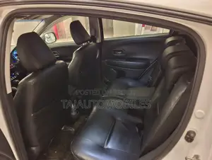 Honda Vezel 1.5 Hybrid 2WD 2014 Pearl