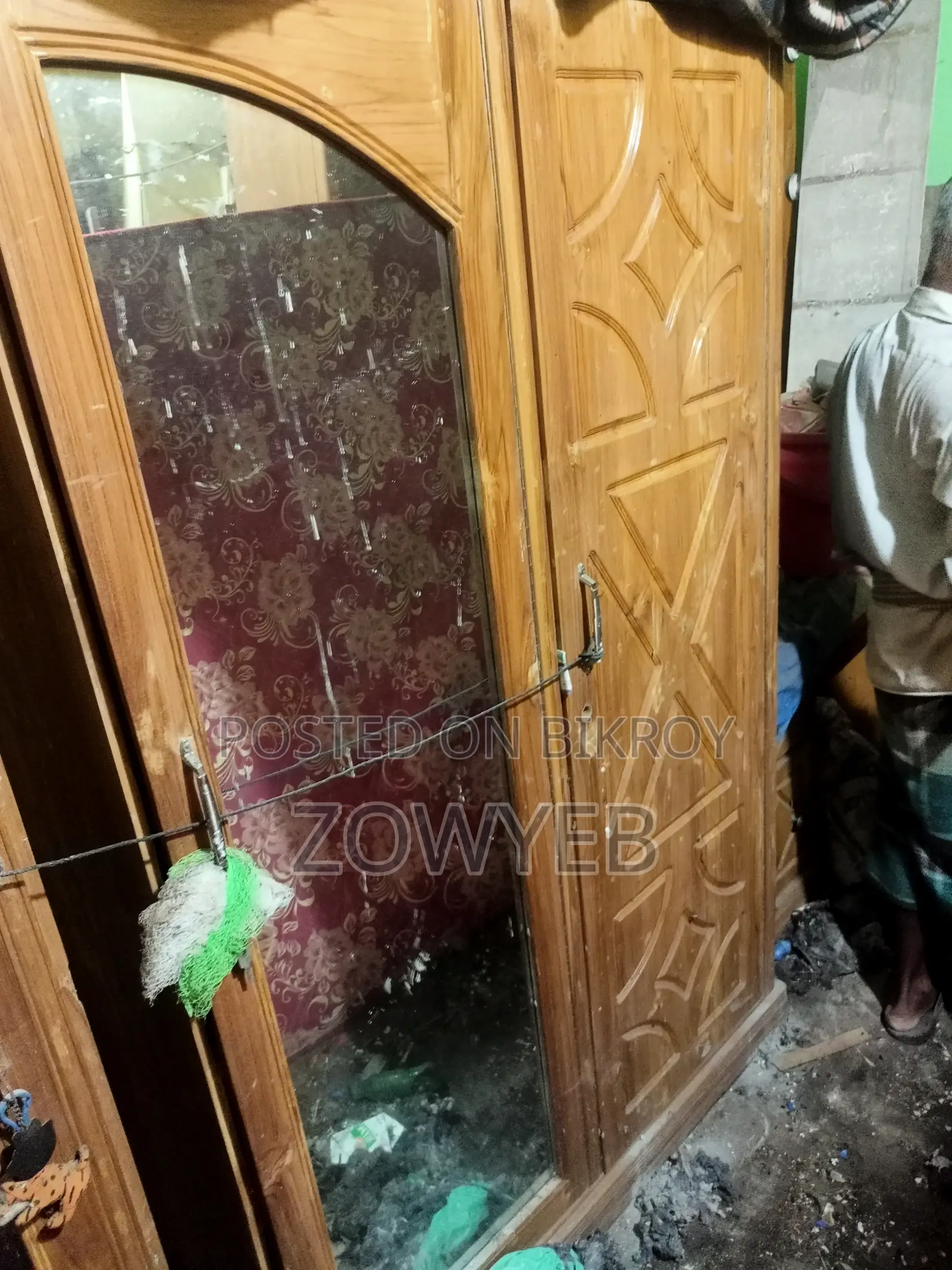 চার পার্ট এর আলমারি, কিং সাইজ বেড, ড্রেসিং টেবিল