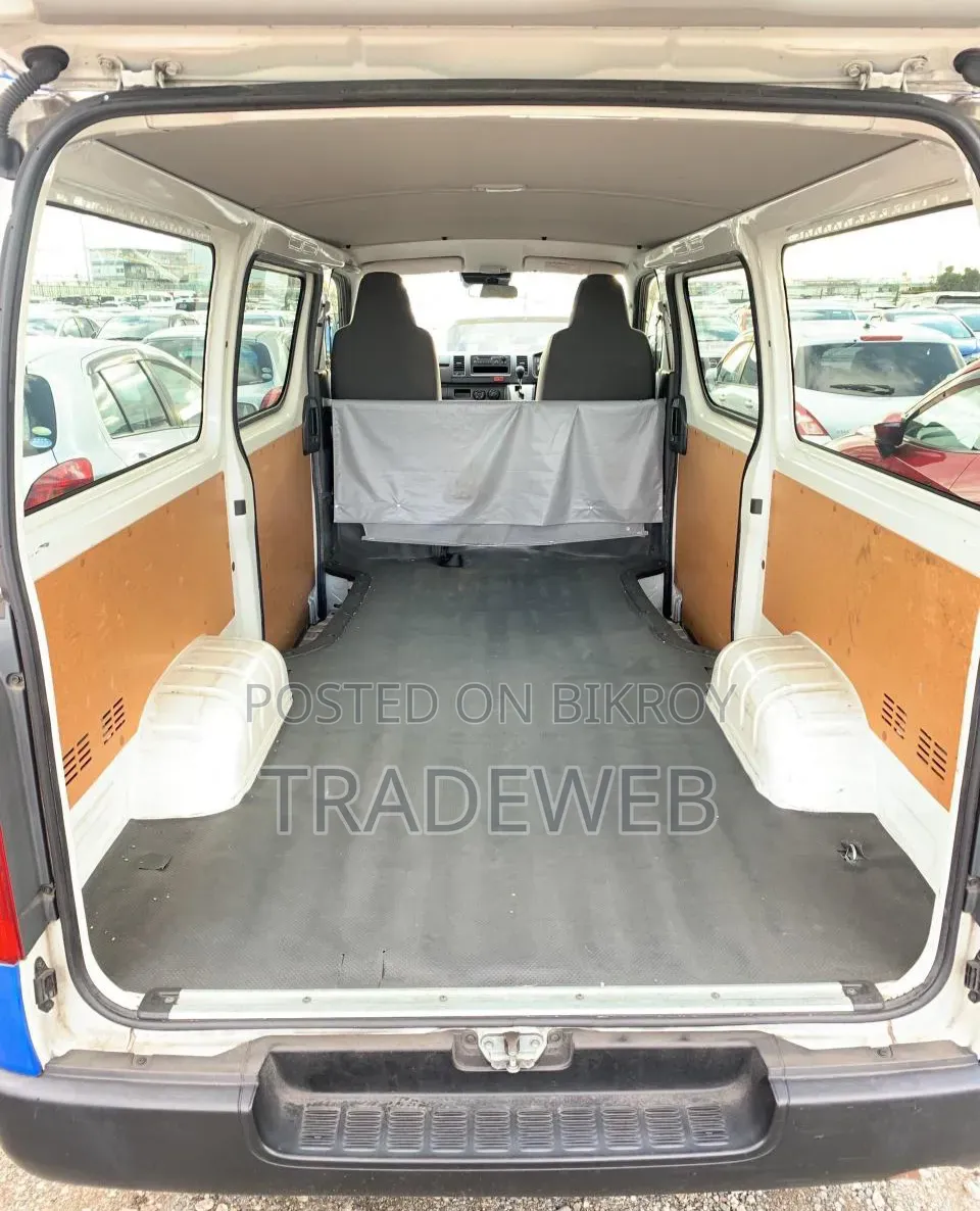 Toyota HiAce 2020 White