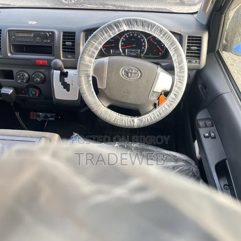 Toyota HiAce 2020 White