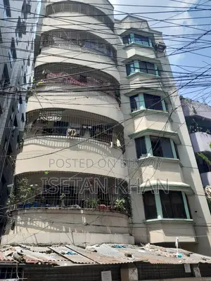 7-Story Building for Sale in 105/4, West, 60 Feet Road