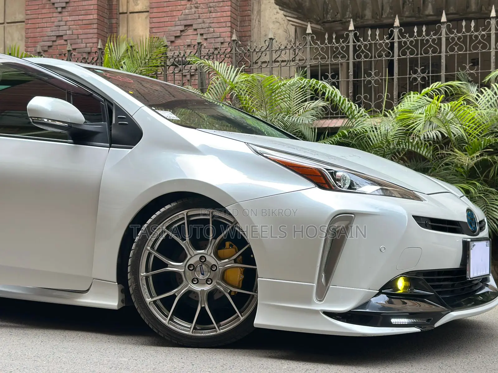 Toyota Prius Limited FWD 2020 White