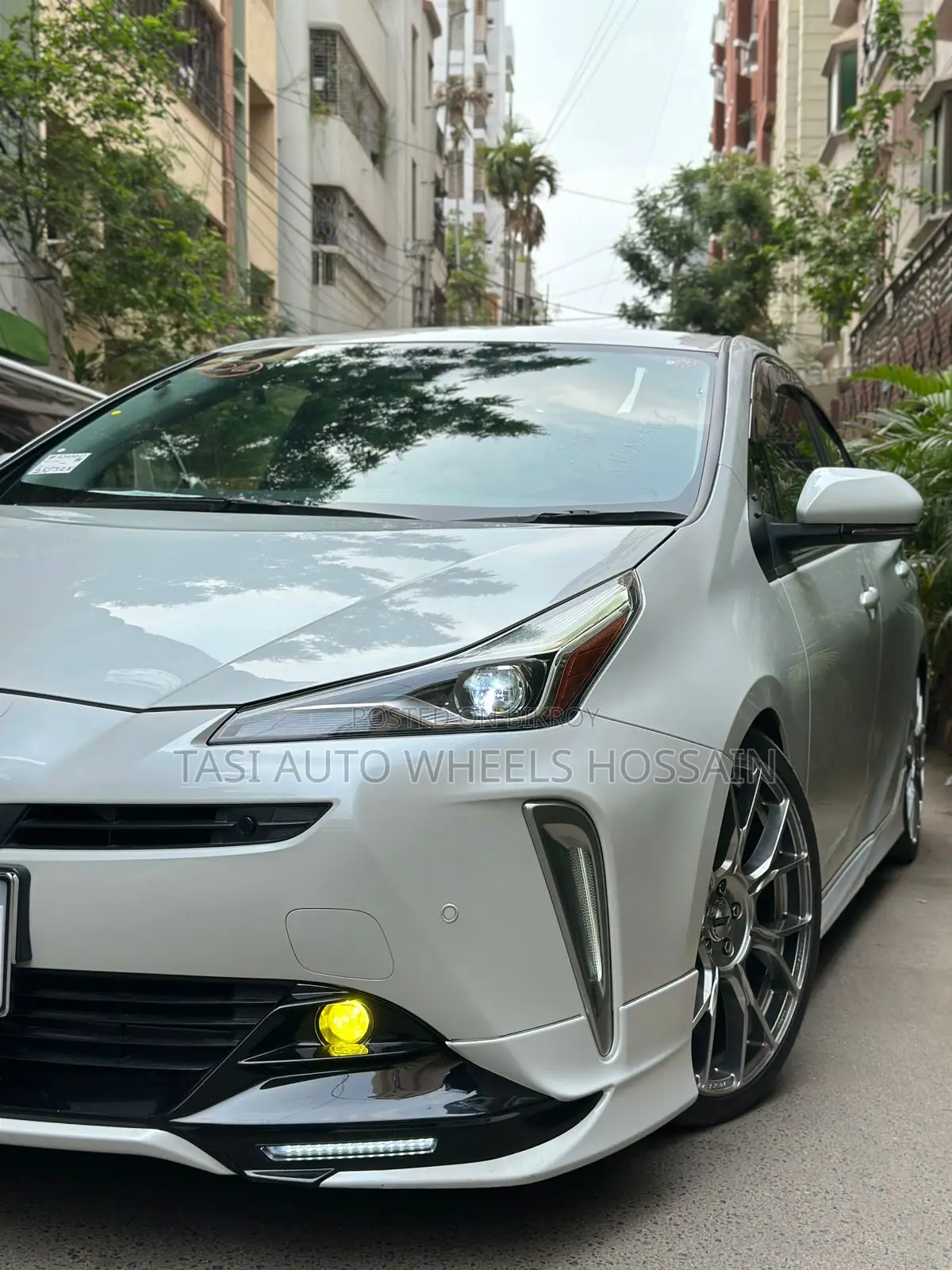 Toyota Prius Limited FWD 2020 White