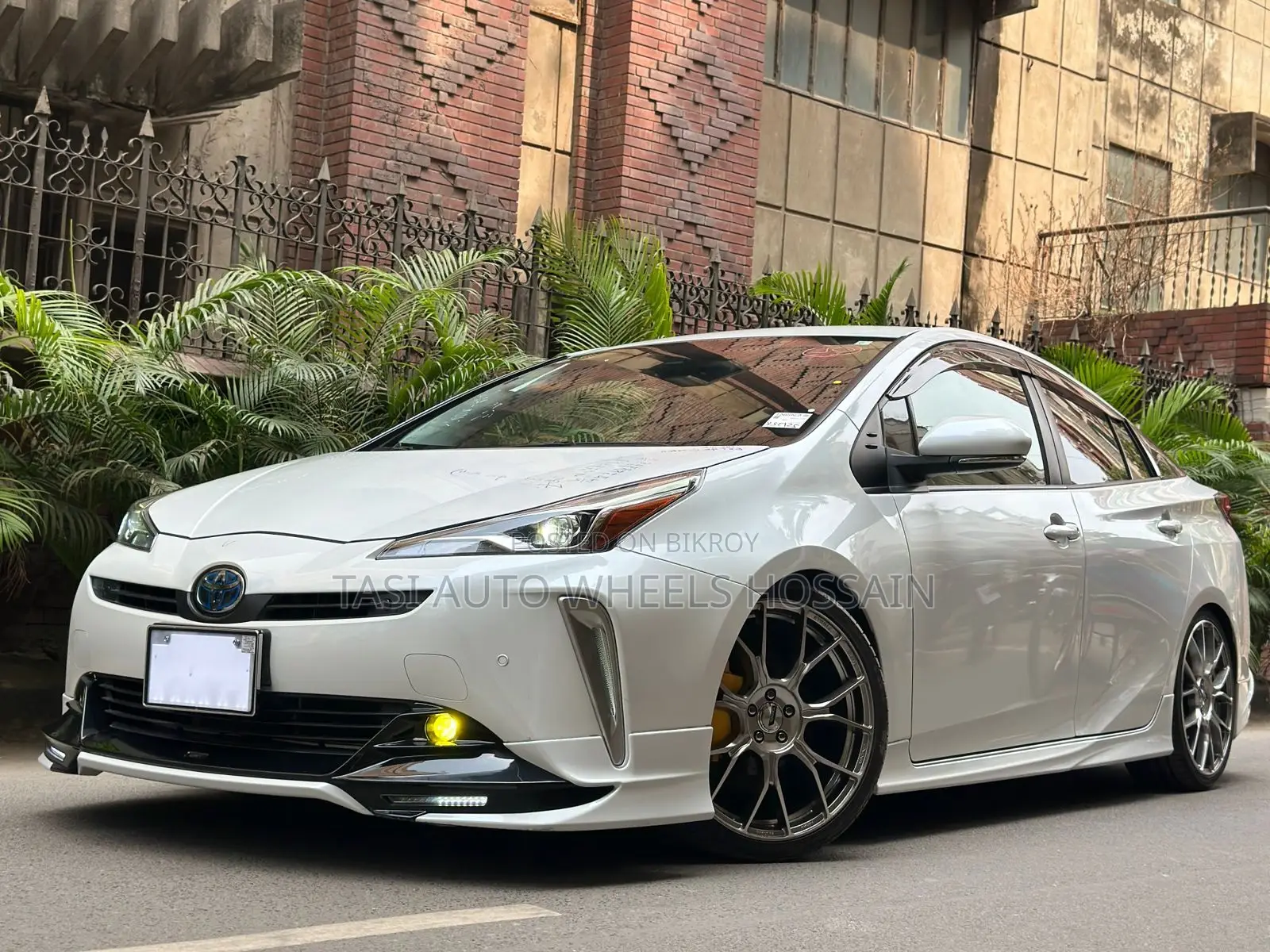 Toyota Prius Limited FWD 2020 White