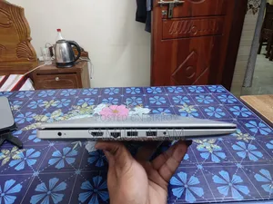 Laptop Dell Inspiron 15 3000 4GB Intel Core i3 HDD+SSD 1T