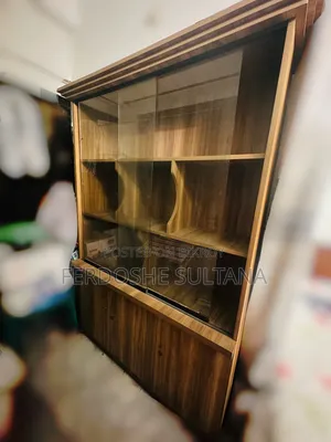 শোকেজ ফার্নিচার। কোন সমস্যা নেই কন্ডিশন ভালো।
