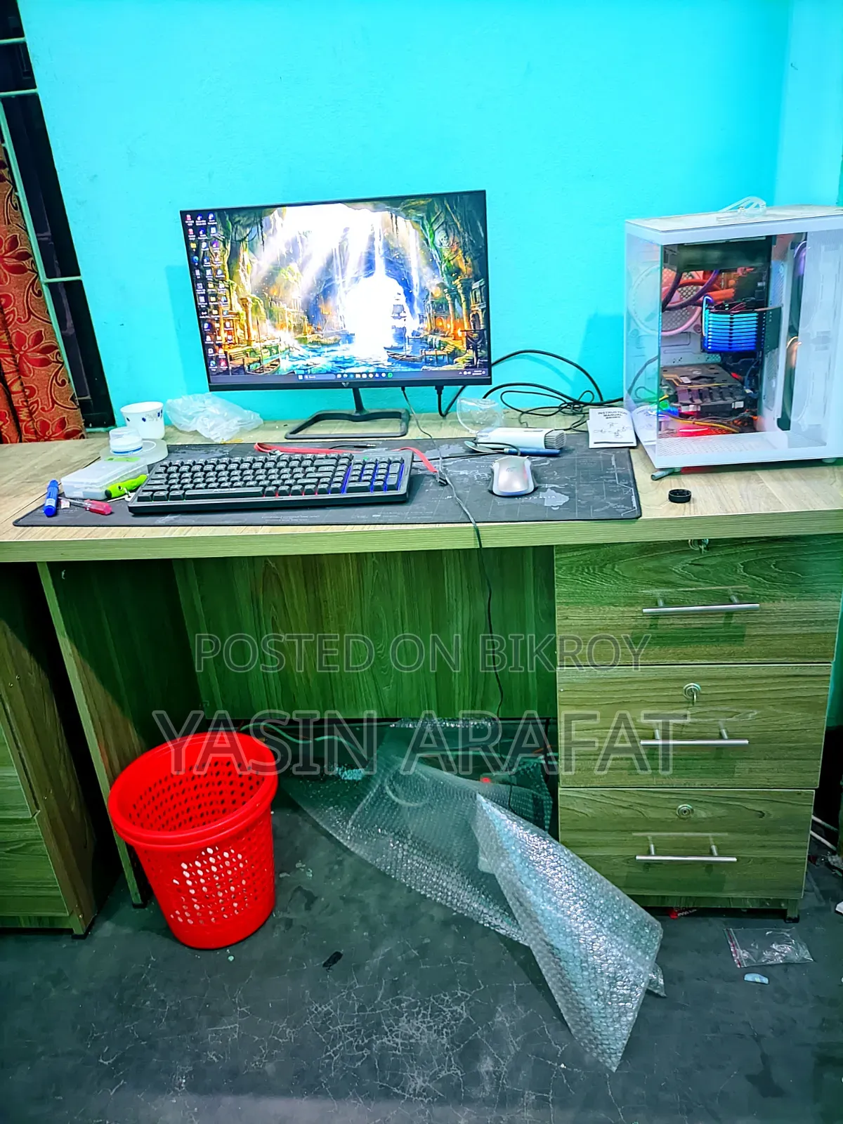 অফিস টেবিল