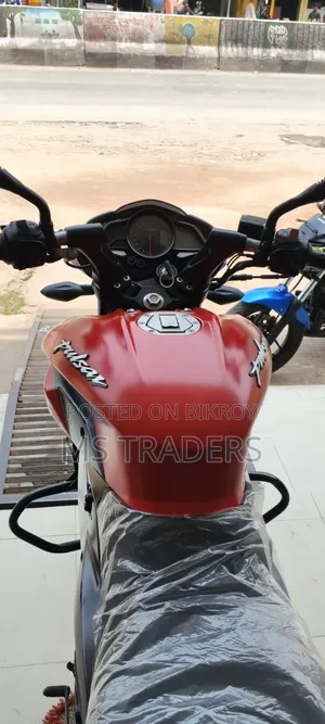 Bajaj Pulsar NS 160 2023 Red