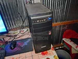 Desktop Computer 8GB AMD Ryzen 3 SSD 256GB