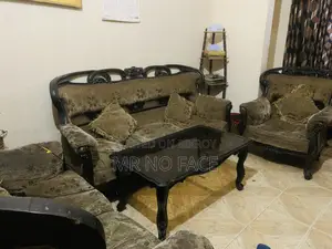 রয়্যাল ডিজাইন সোফা সেট বিক্রয় হবে