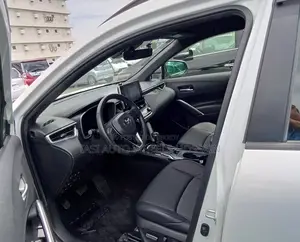 Toyota Corolla Cross 1.8 Hybrid FWD 2022 White