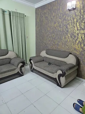 ব্যবহৃত আসবাবপত্র