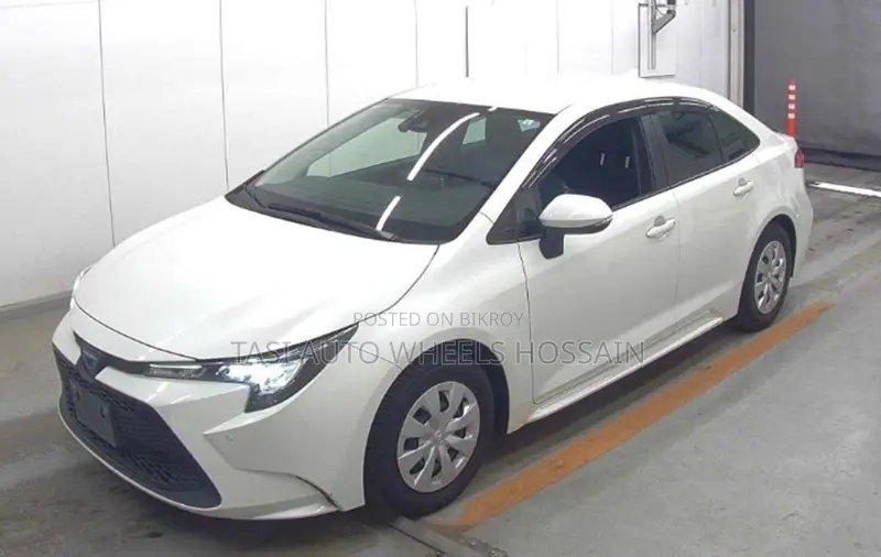 Toyota Corolla SE 2021 White