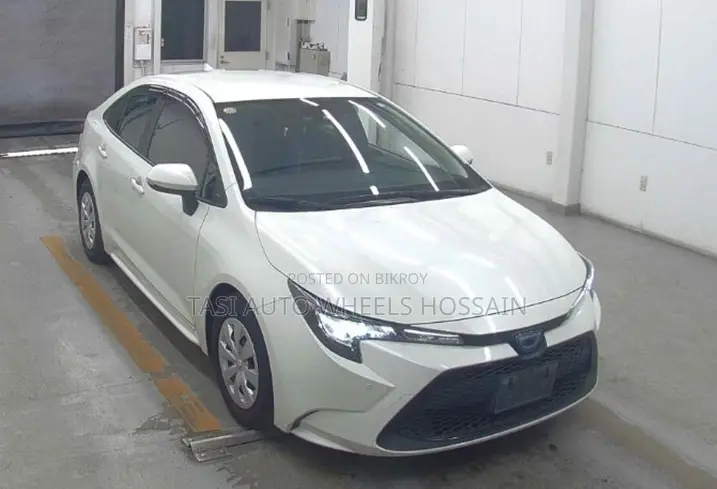 Toyota Corolla SE 2021 White