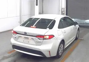 Toyota Corolla SE 2021 White