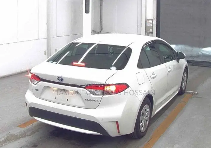 Toyota Corolla SE 2021 White
