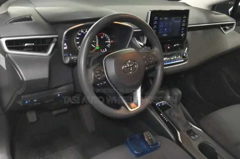 Toyota Corolla SE 2021 White