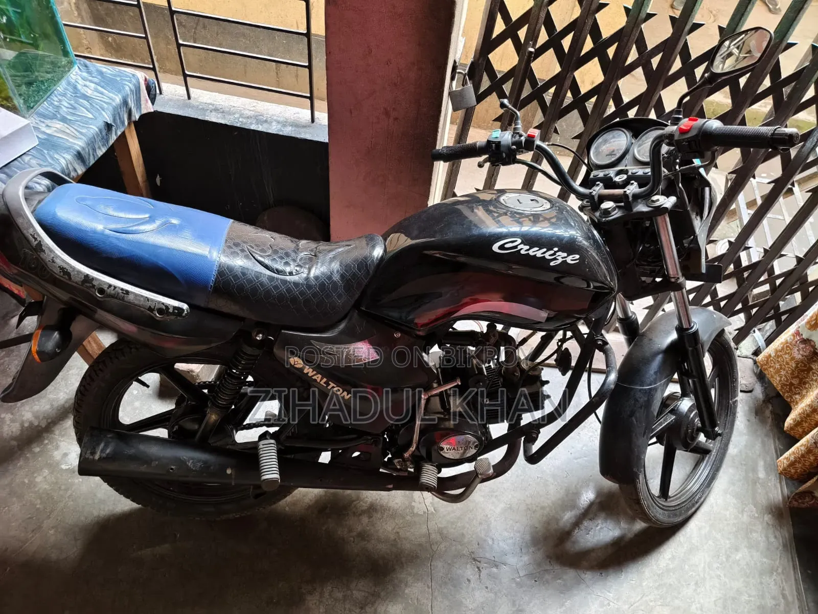 Walton Cruize 2011 Black