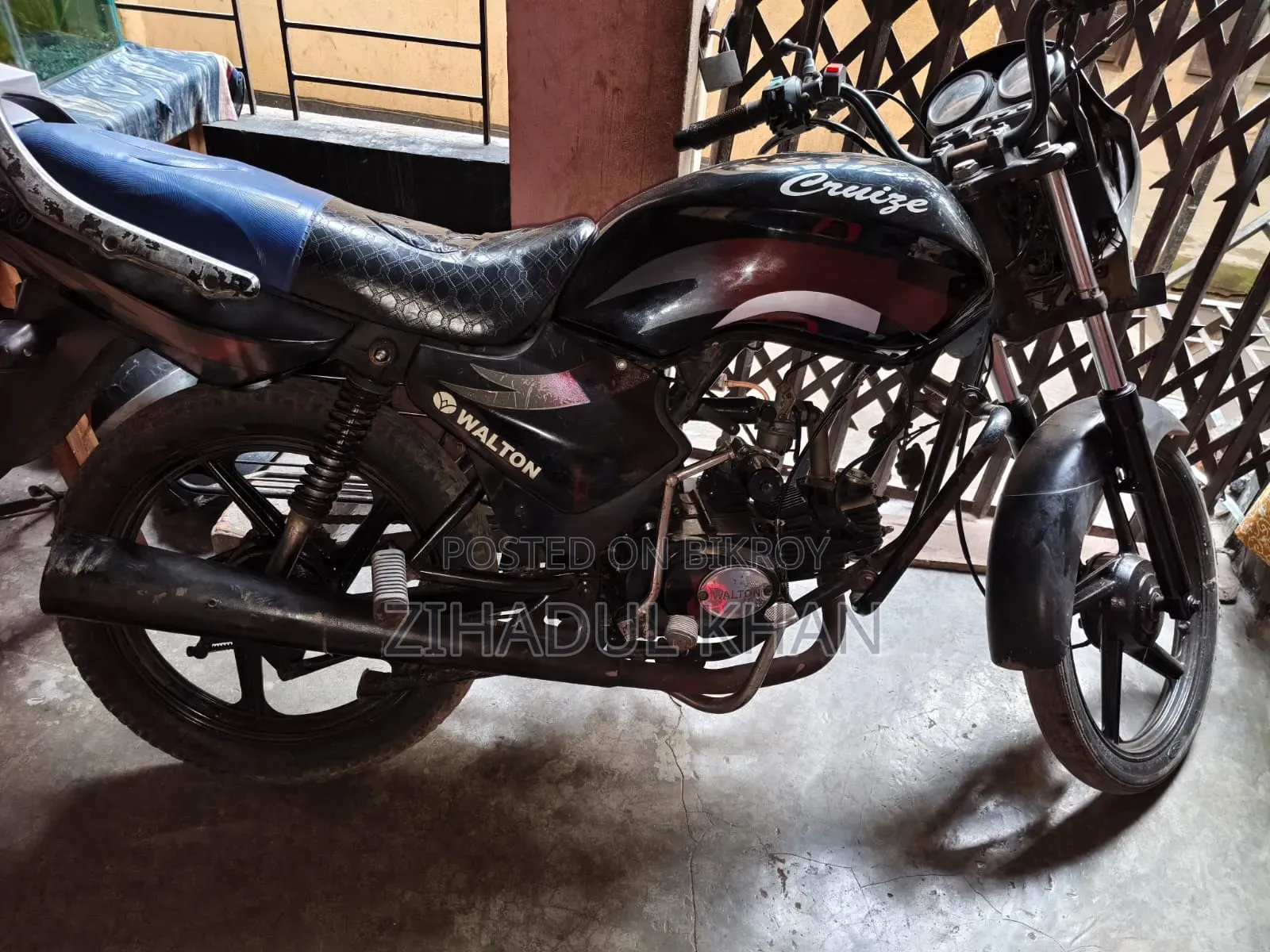 Walton Cruize 2011 Black