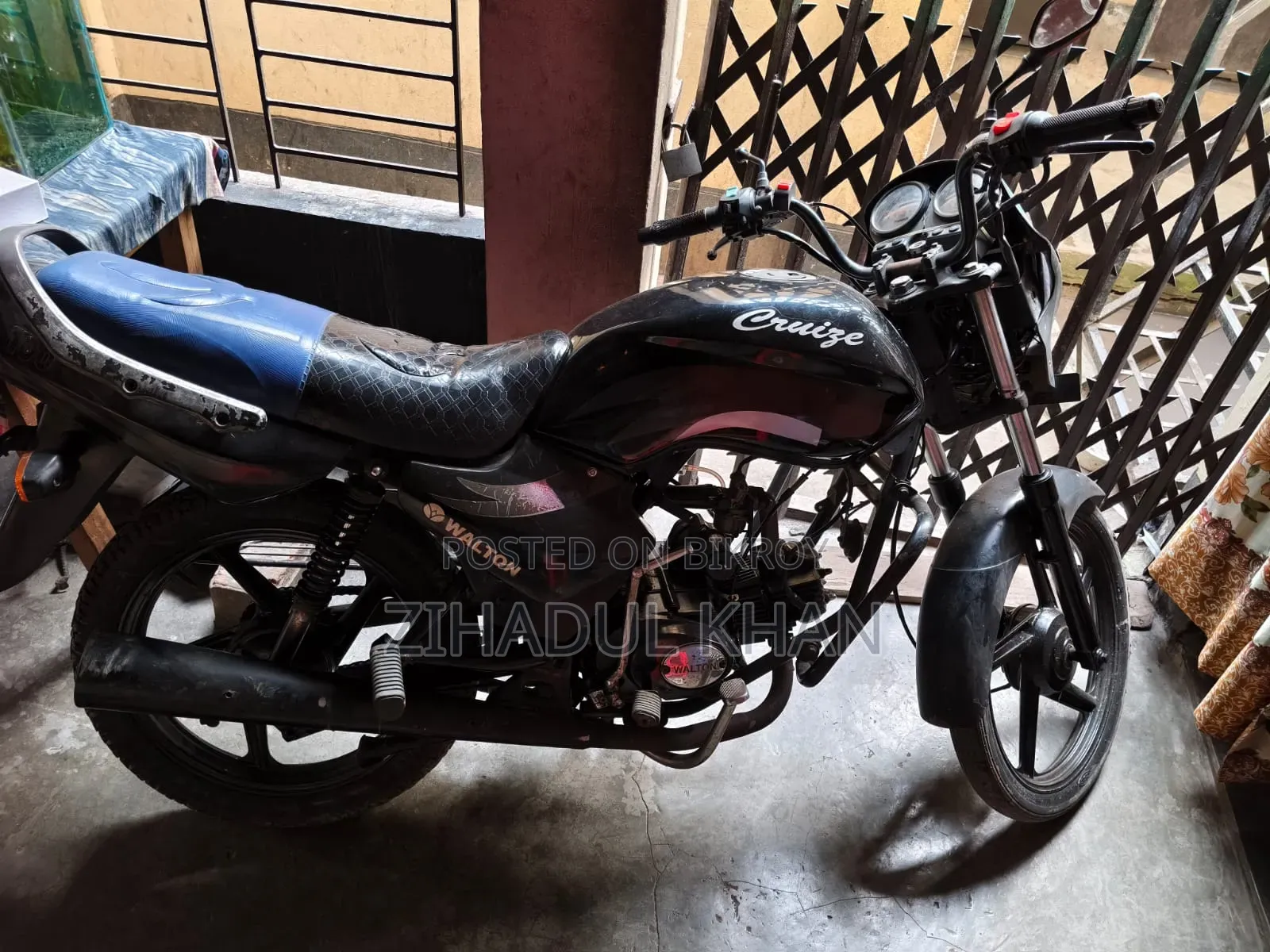 Walton Cruize 2011 Black