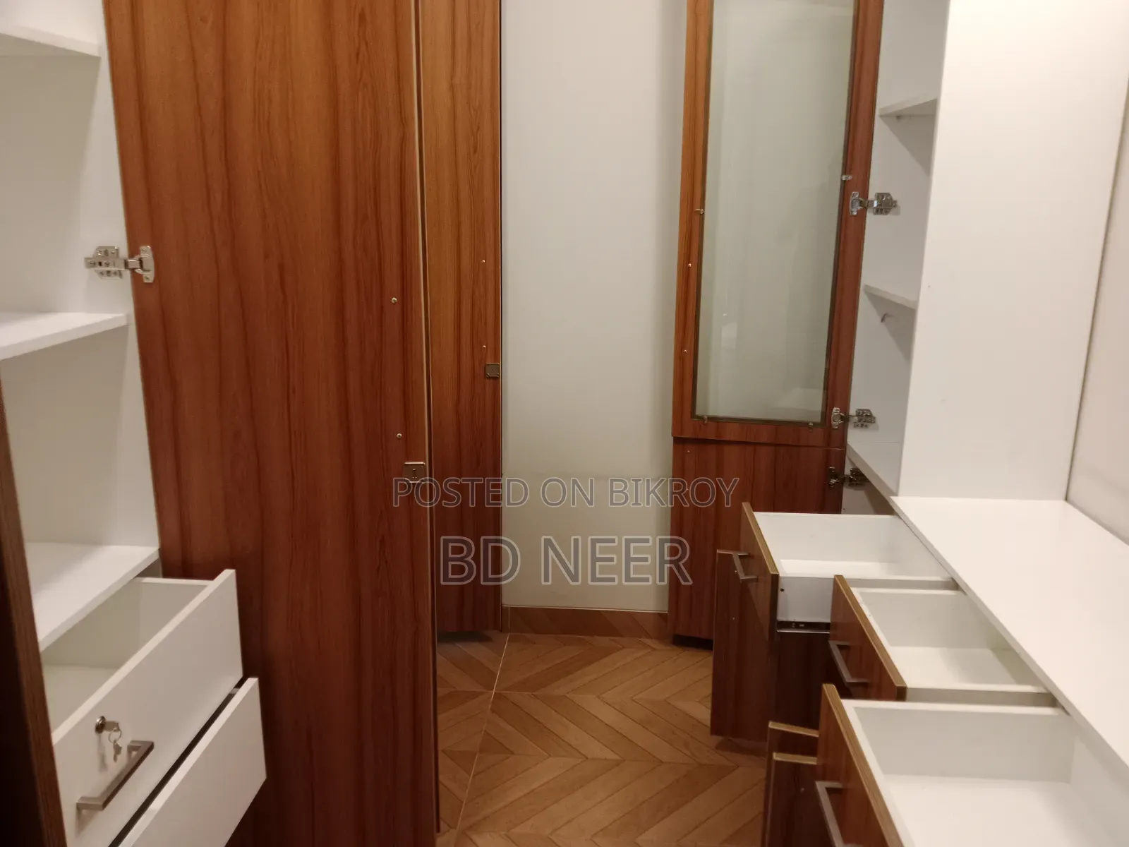 4 Bedroom Apartment in Gulshan for Rent