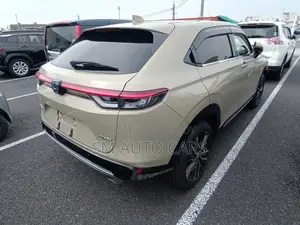 Honda Vezel 2021 Beige