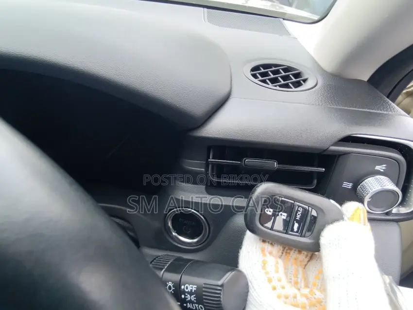 Honda Vezel 2021 Beige