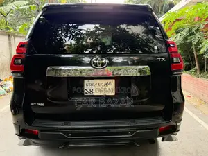 Toyota Land Cruiser Prado 2.7 2022 Black