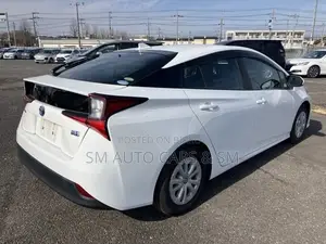 Toyota Prius 2021 White