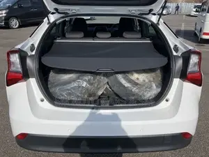Toyota Prius 2021 White