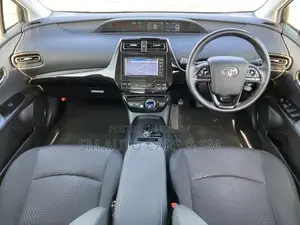 Toyota Prius 2021 White