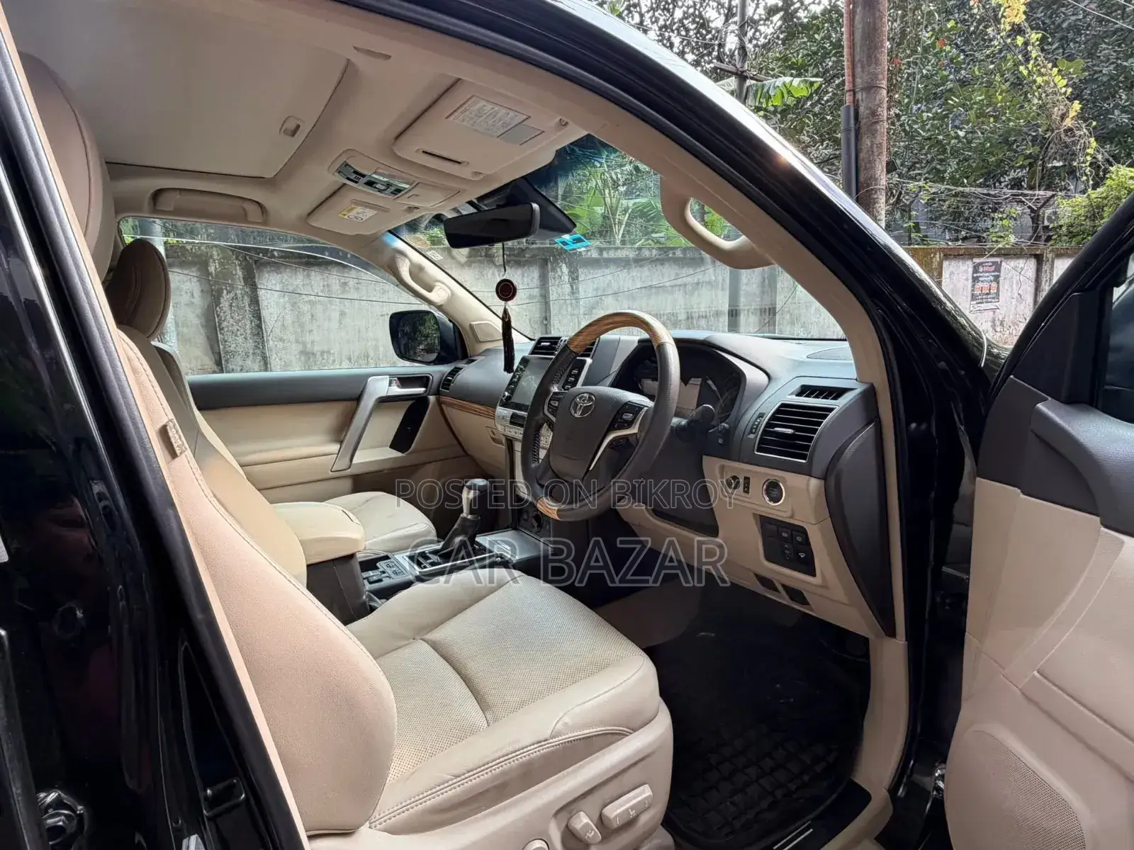 Toyota Land Cruiser Prado 2.7 2022 Black