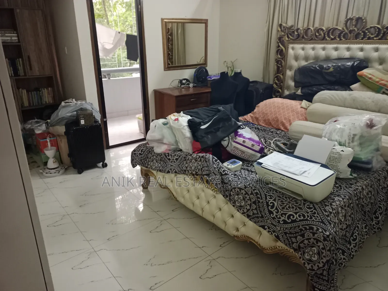 4-bedroom Apartment in Anik Real Estate, Gulshan for Sale
