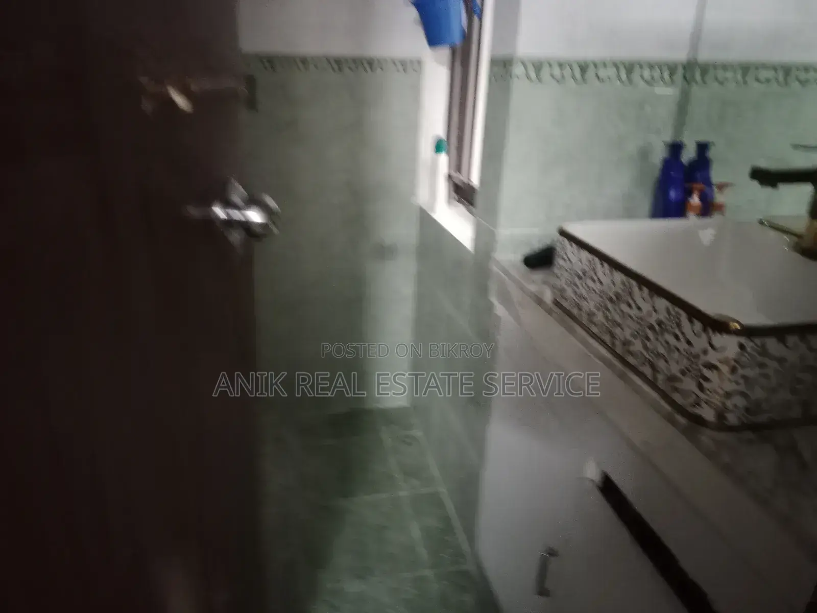 গুলশানে অনিক রিয়েল এস্টেটের ৪ বেডরুমের অ্যাপার্টমেন্ট বিক্রয়ের জন্য