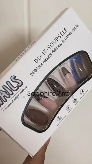 ফেইক নেইল সেট
