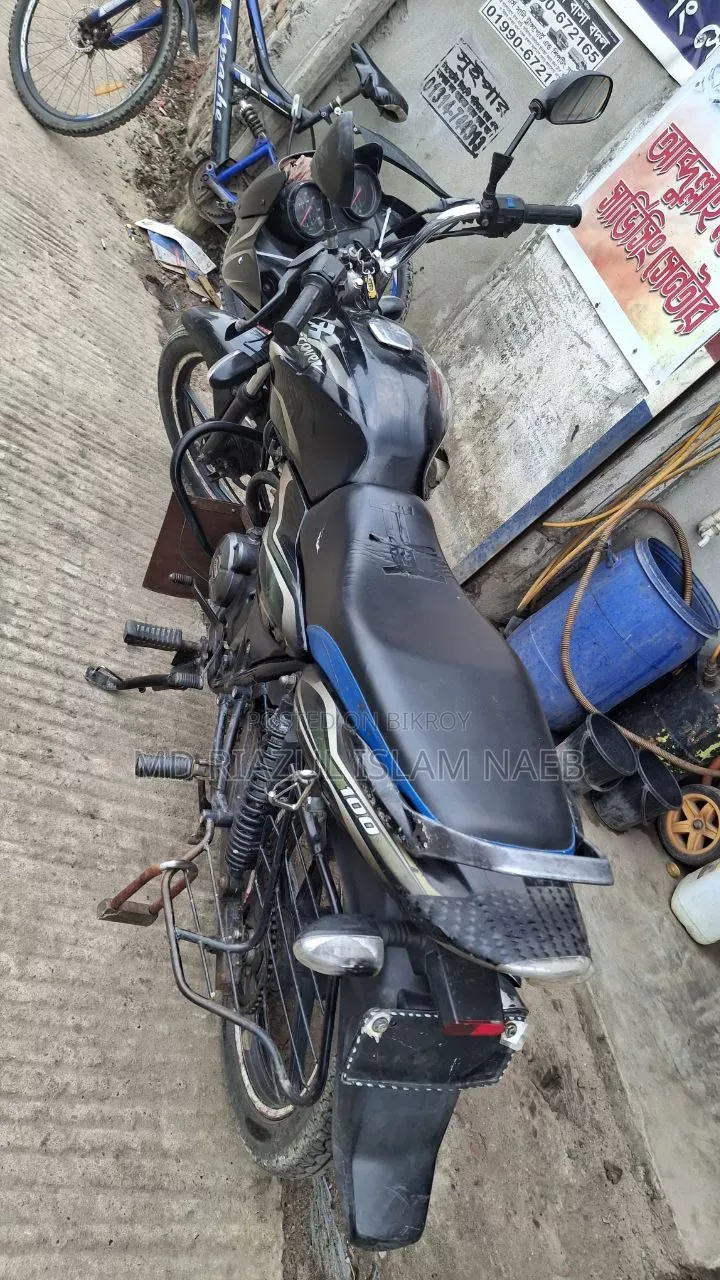 Bajaj Discover 100 2017