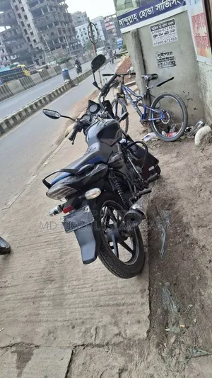 Bajaj Discover 100 2017