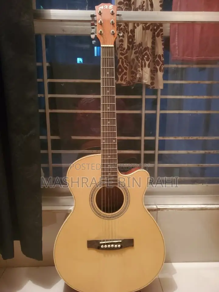 Axe 52-C গিটার
